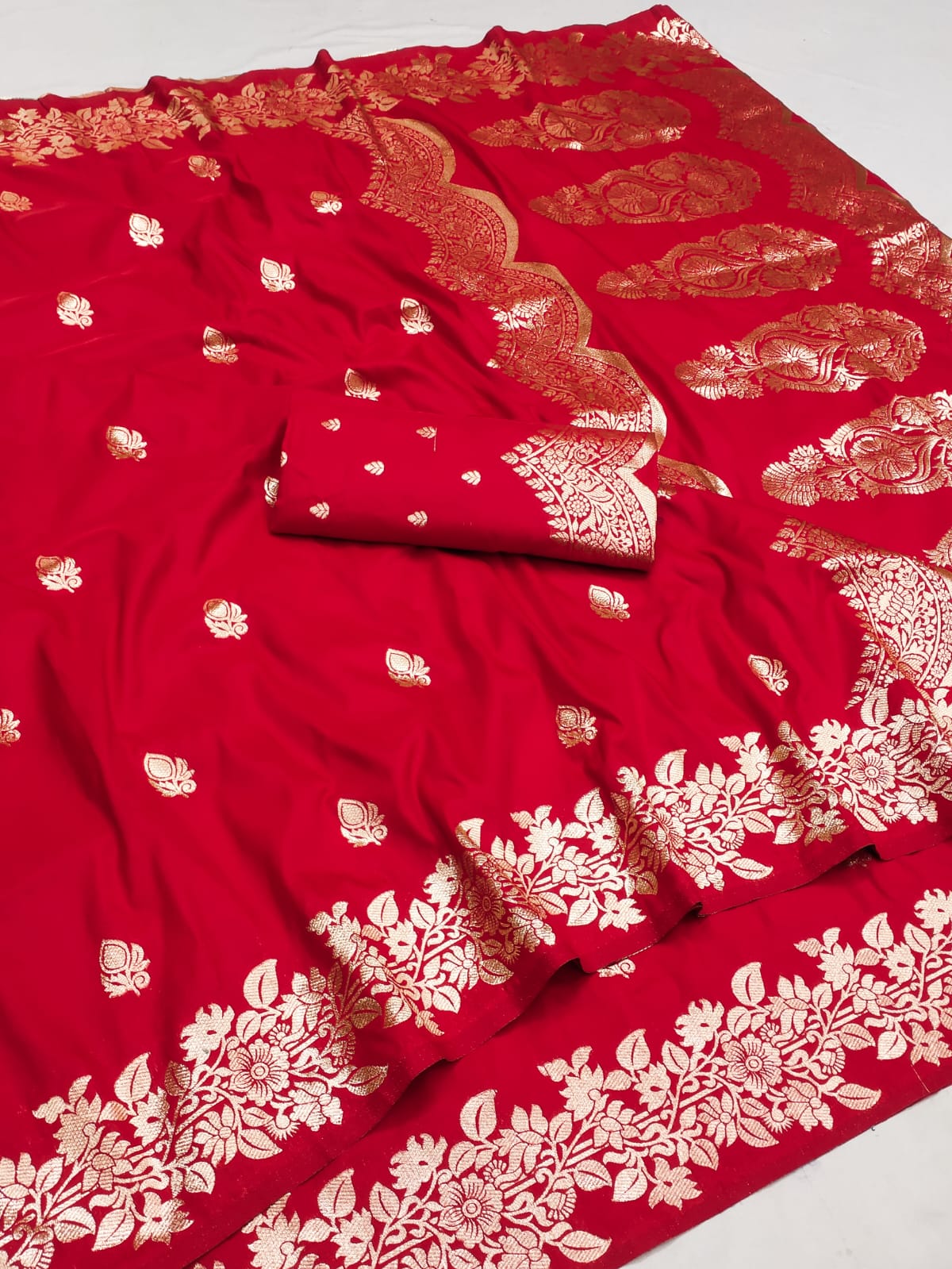 Pure Banarasi Zari Silk Saree with Rich Pallu & Heavy Border