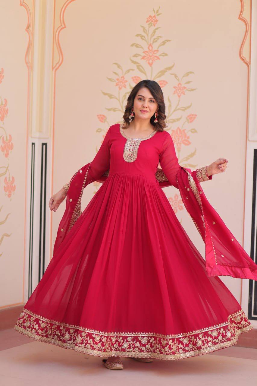 💃 Premium Designer Gown-Dupatta Set – 2025 Collection