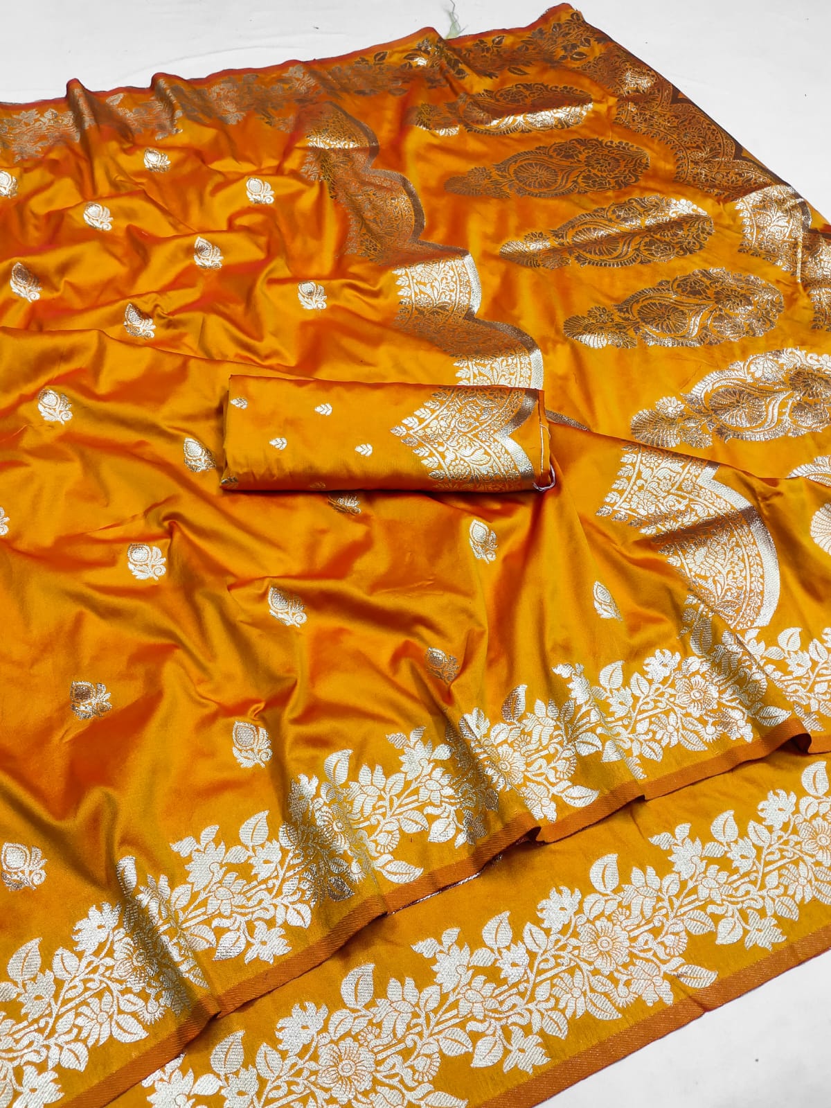 Pure Banarasi Zari Silk Saree with Rich Pallu & Heavy Border