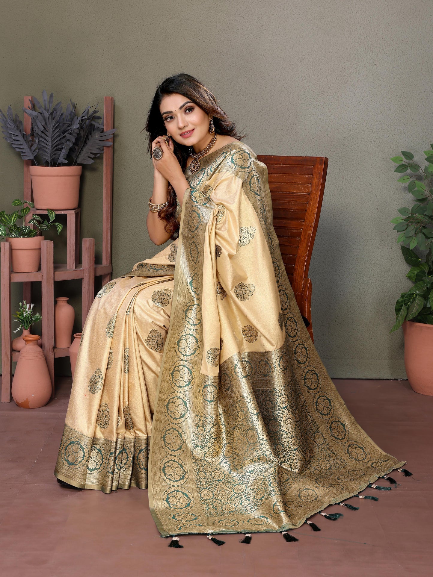 Budget-Friendly Premium Viscose Silk Saree with Contrast Woven Border & Pallu