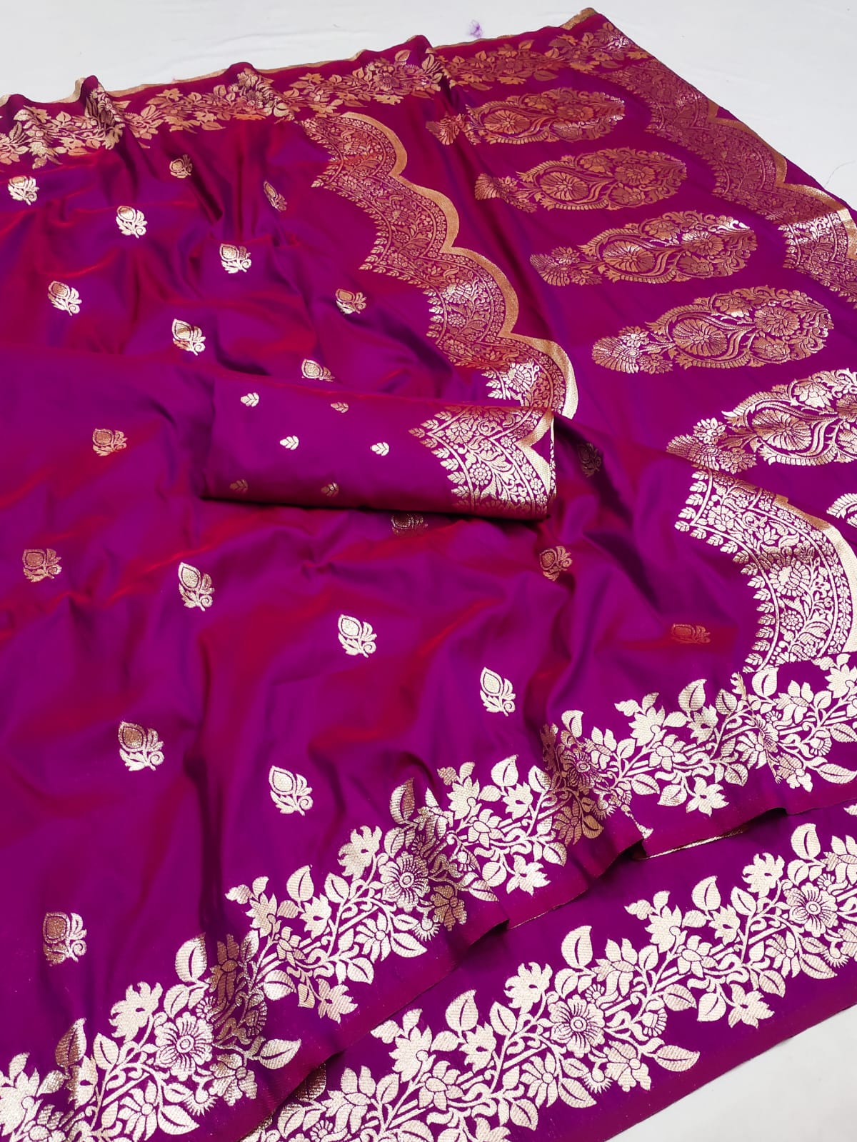 Pure Banarasi Zari Silk Saree with Rich Pallu & Heavy Border