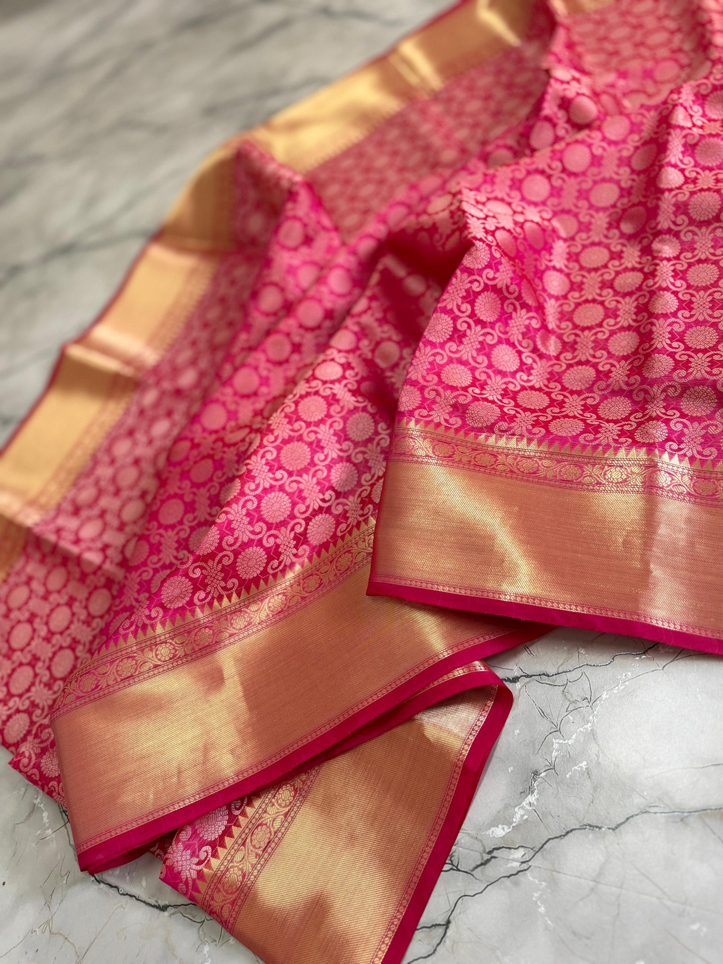 Banarasi Zari Tissue Silk Saree – Celebrity-Inspired Pink Beauty