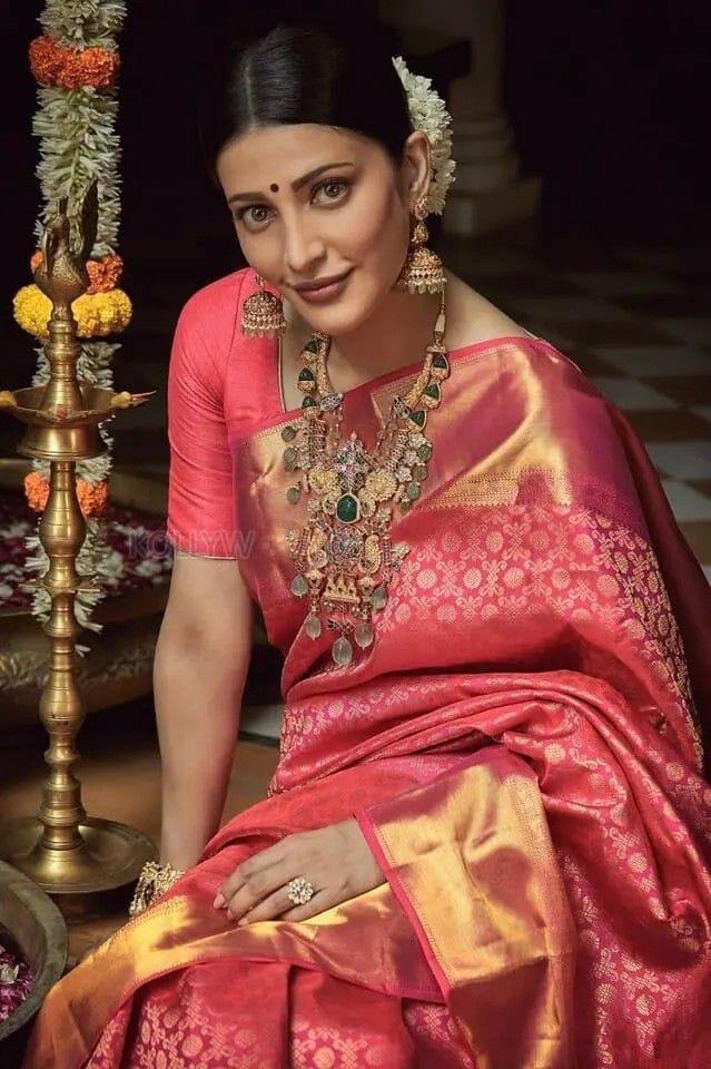 Banarasi Zari Tissue Silk Saree – Celebrity-Inspired Pink Beauty
