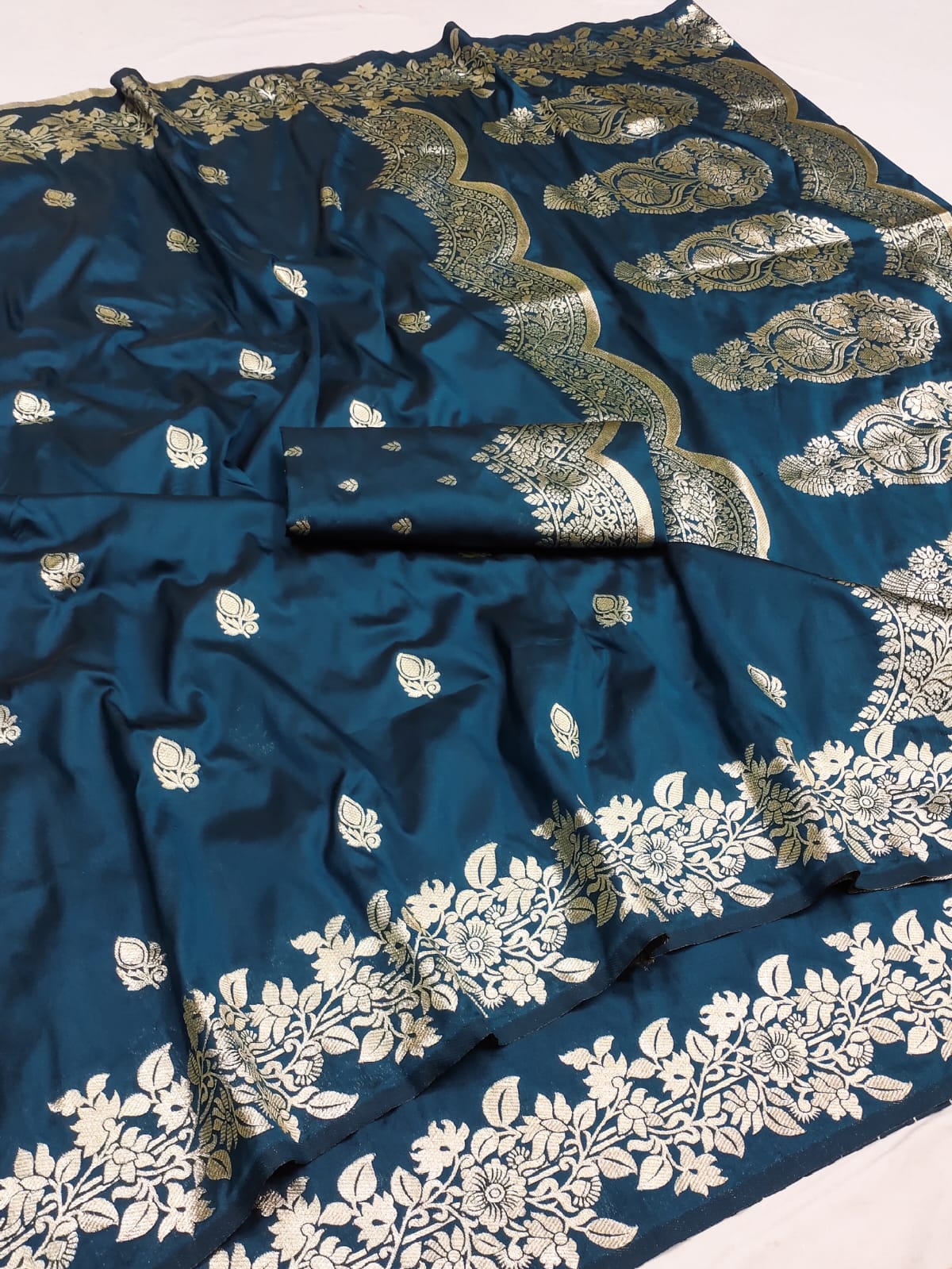 Pure Banarasi Zari Silk Saree with Rich Pallu & Heavy Border