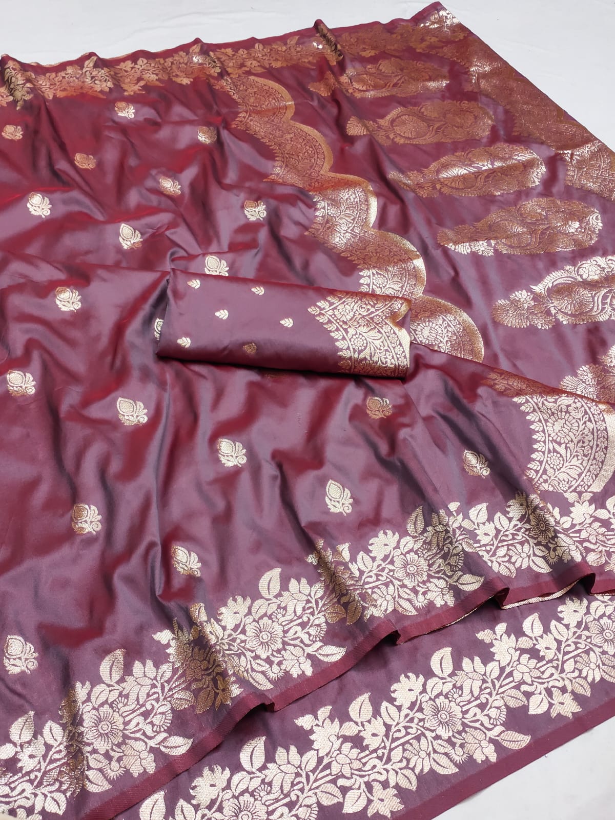 Pure Banarasi Zari Silk Saree with Rich Pallu & Heavy Border