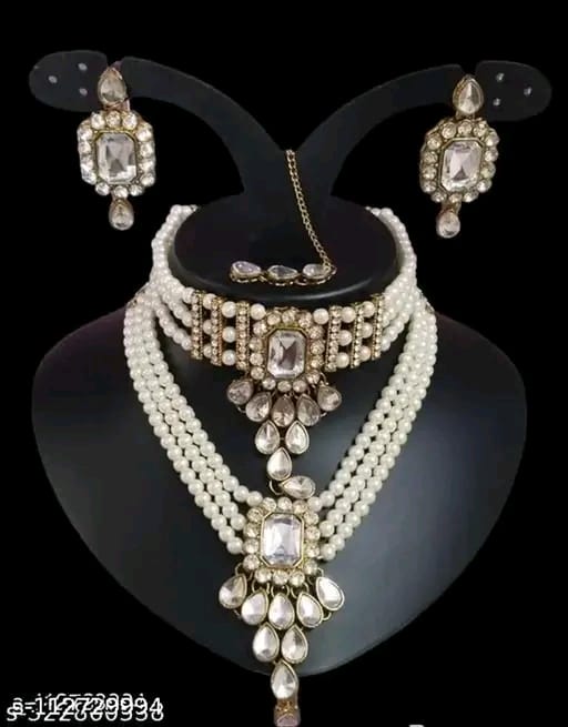 Pearl necklace choker set