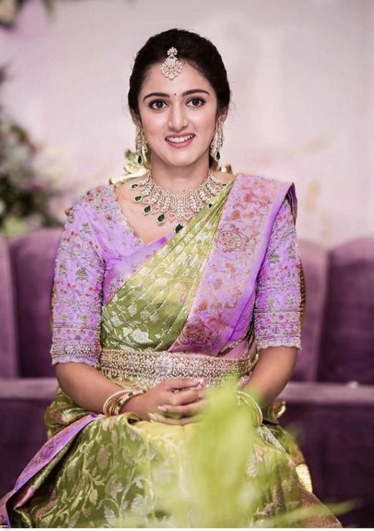 Premium Celebrity-Inspired Banarasi Bridal Silk Saree – Contrast Pallu & Brocade Blouse