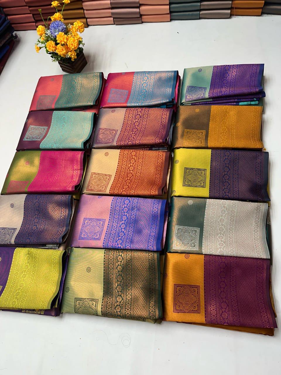 Premium Bridal Banarasi Silk Saree – Contrast Border & Rich Pallu